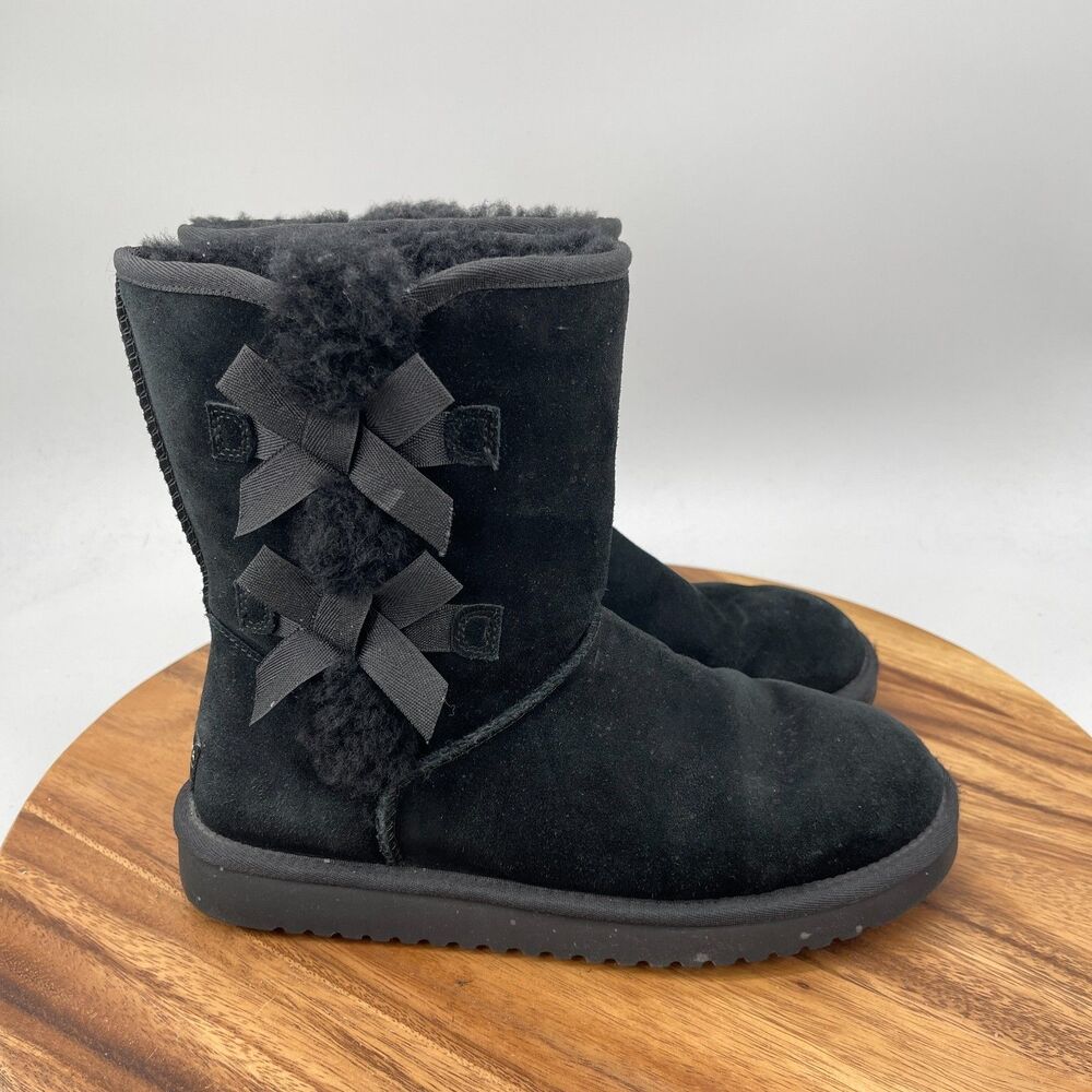 Koolaburra by UGG Victoria Short Boots Womens Size 8 Black Bow Faux Fur